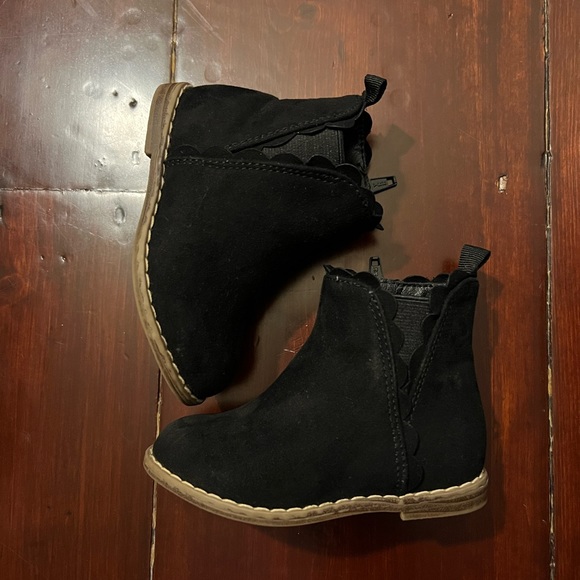 GAP Other - Gap black suede boots baby girl size 5